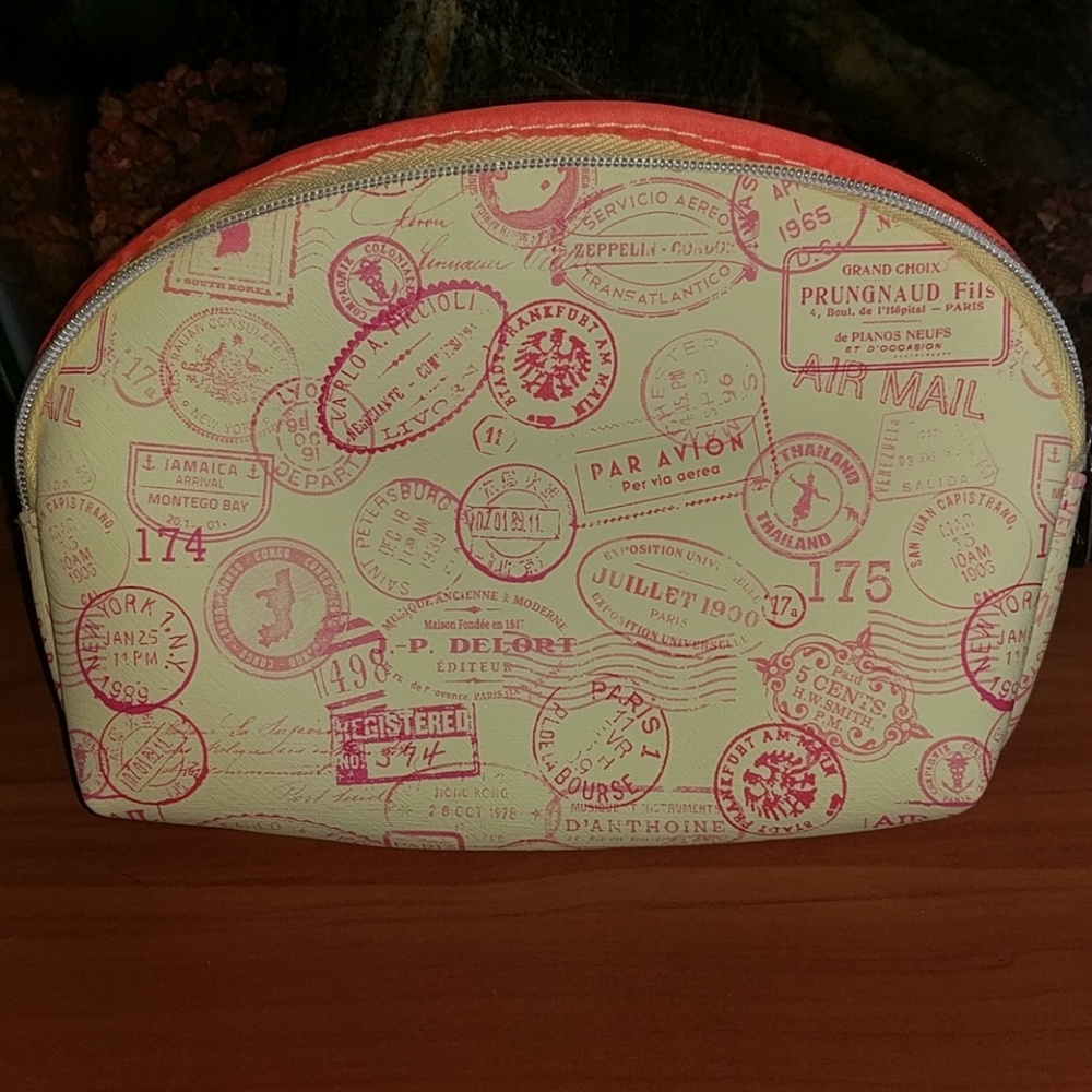 Makeup bag